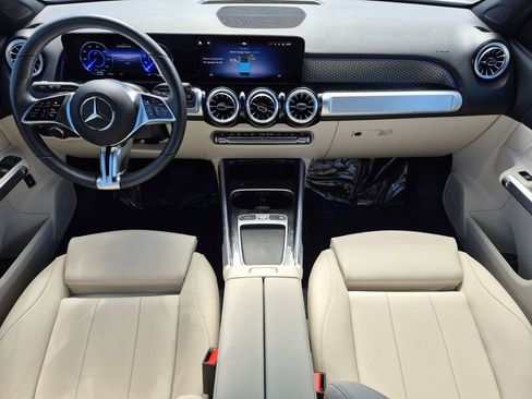 Used 2024 Mercedes-Benz EQB 300 4MATIC image 14