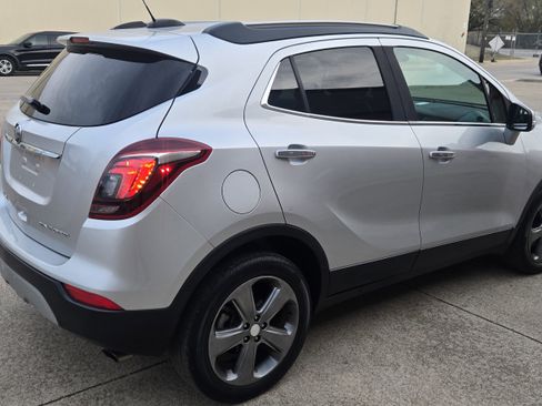 Used 2018 Buick Encore Preferred image 9