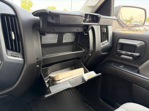 Used 2016 Chevrolet Silverado 1500 Custom w/ Custom Convenience Package AWD/4WD image 22