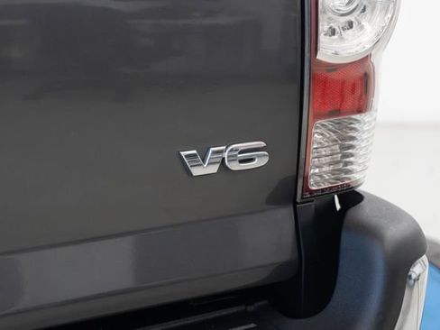 Used 2013 Toyota Tacoma 4x4 Double Cab w/ TRD Off-Road Pkg image 27