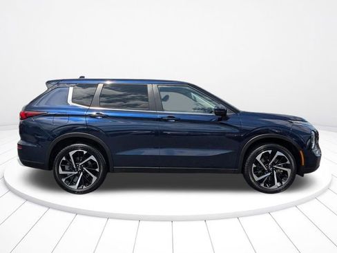 Used 2024 Mitsubishi Outlander SE AWD/4WD image 2