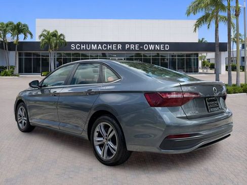 Used 2024 Volkswagen Jetta SE FWD image 5