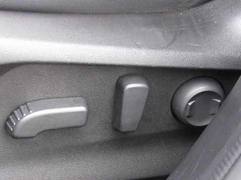 Used 2019 Subaru Forester Premium image 11