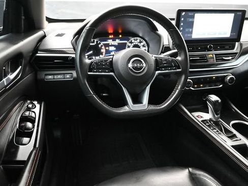 Used 2023 Nissan Altima 2.5 SR w/ SR Premium Package FWD image 16