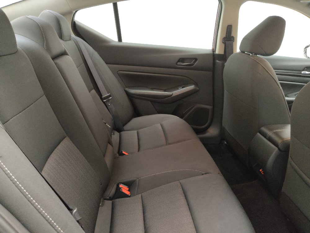 Used 2025 Nissan Altima 2.5 SV FWD image 19