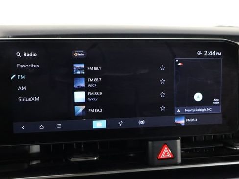 Used 2025 Kia Carnival FWD image 29