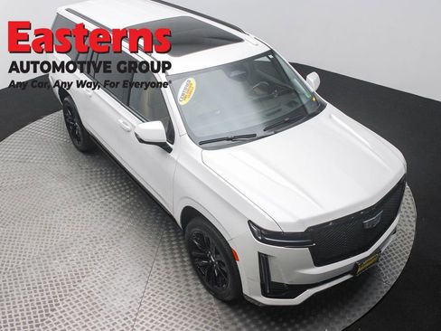 Used 2022 Cadillac Escalade ESV Sport w/ Touring Package image 3