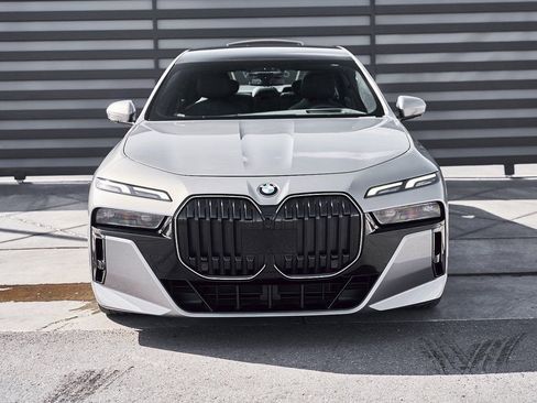 Used 2024 BMW 760i xDrive AWD/4WD image 14