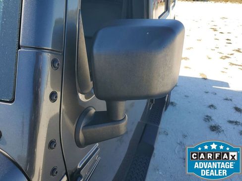 Used 2017 Jeep Wrangler Unlimited Sahara image 22