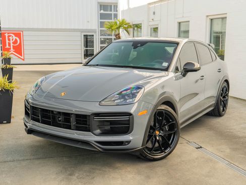 Used 2023 Porsche Cayenne Turbo GT AWD/4WD image 3