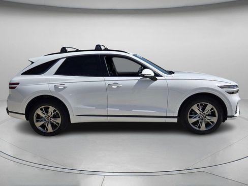 Used 2025 Genesis GV70 3.5T Sport image 4