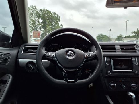 Used 2017 Volkswagen Jetta S FWD image 14