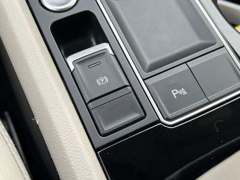 Used 2018 Volkswagen Atlas SEL image 34