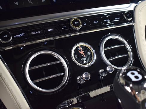 New 2025 Bentley Continental GTC image 32