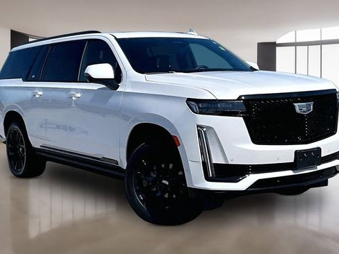 Used 2023 Cadillac Escalade ESV Sport Platinum w/ LPO, ONYX Package AWD/4WD image 11
