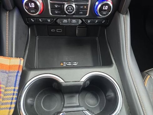 Used 2022 GMC Yukon XL AT4 image 22