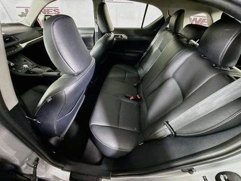 Used 2013 Lexus CT 200h w/ Leather Pkg FWD image 26