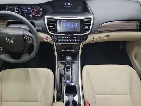 Used 2017 Honda Accord EX image 14