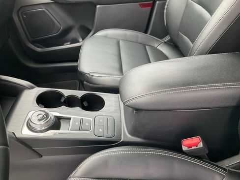 Used 2022 Ford Escape SEL image 17