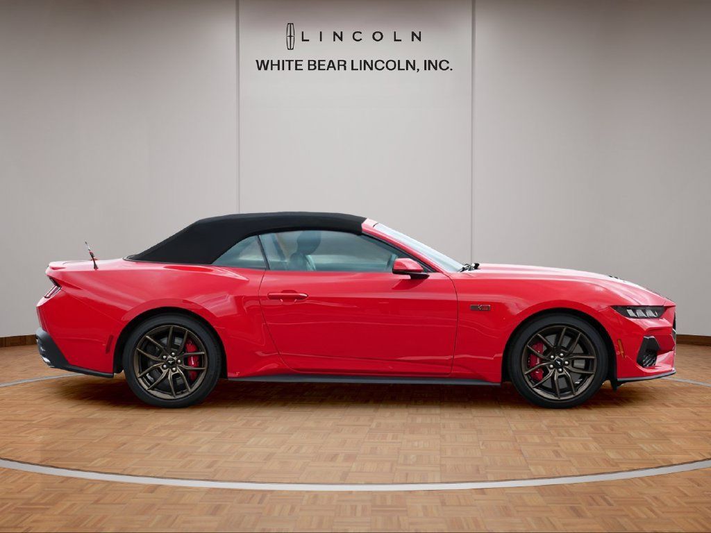 Used 2025 Ford Mustang GT Premium RWD image 4