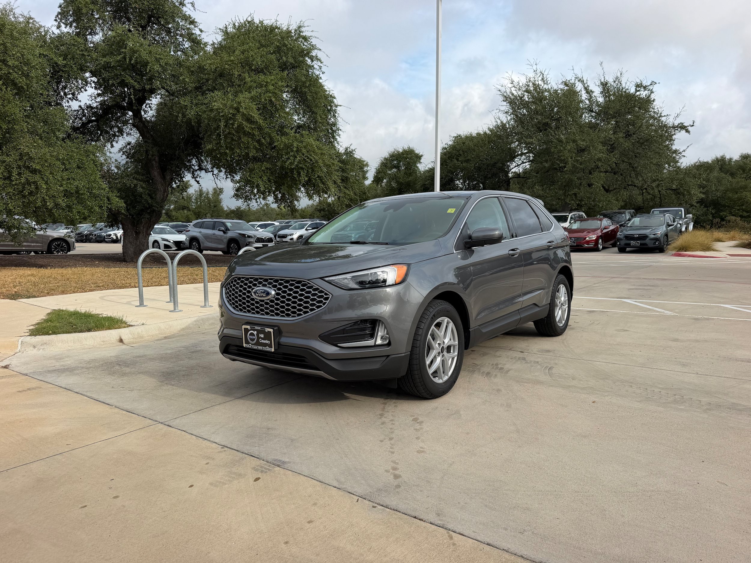 Used 2024 Ford Edge SEL w/ Convenience Package AWD/4WD image 2