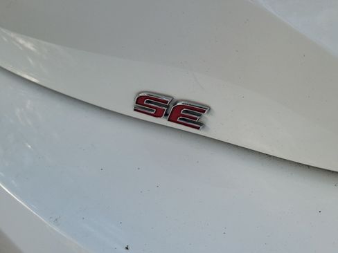 Used 2020 Toyota Corolla SE FWD image 8
