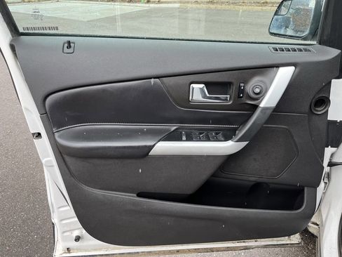 Used 2012 Ford Edge SEL image 29