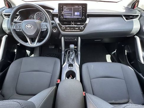 Used 2022 Toyota Corolla Cross LE FWD image 10