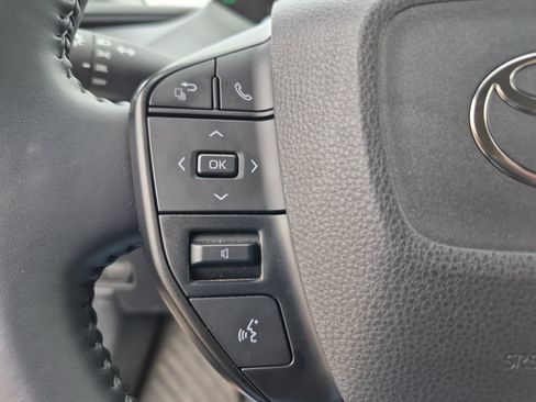 Used 2026 Toyota Prius LE FWD image 16