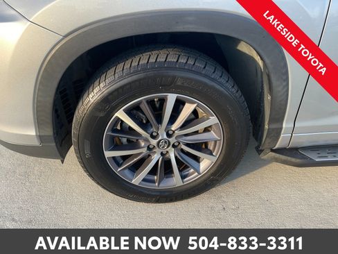 Used 2017 Toyota Highlander XLE image 10