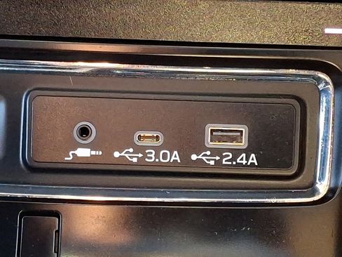 Used 2023 Subaru Ascent Limited w/ Technology Package image 24