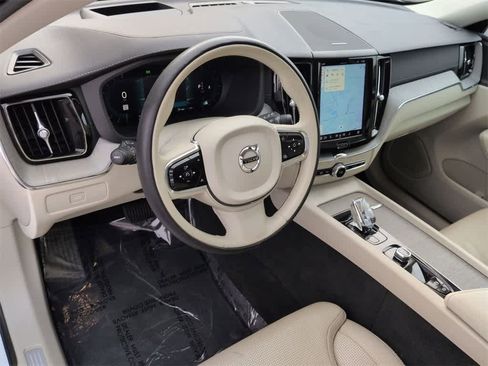 Used 2023 Volvo XC60 B5 Ultimate image 10