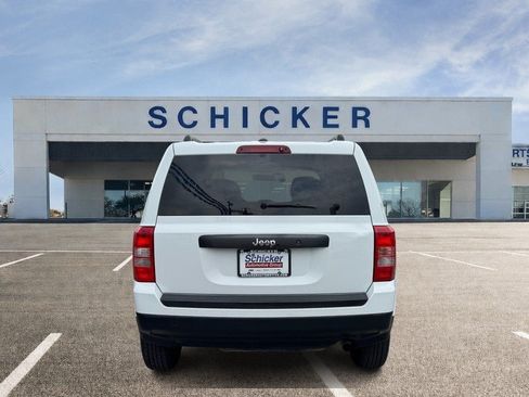 Used 2016 Jeep Patriot Sport FWD image 4