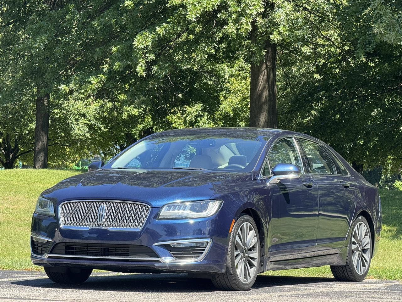 Used 2017 Lincoln MKZ Reserve w/ Climate Package AWD/4WD image 2