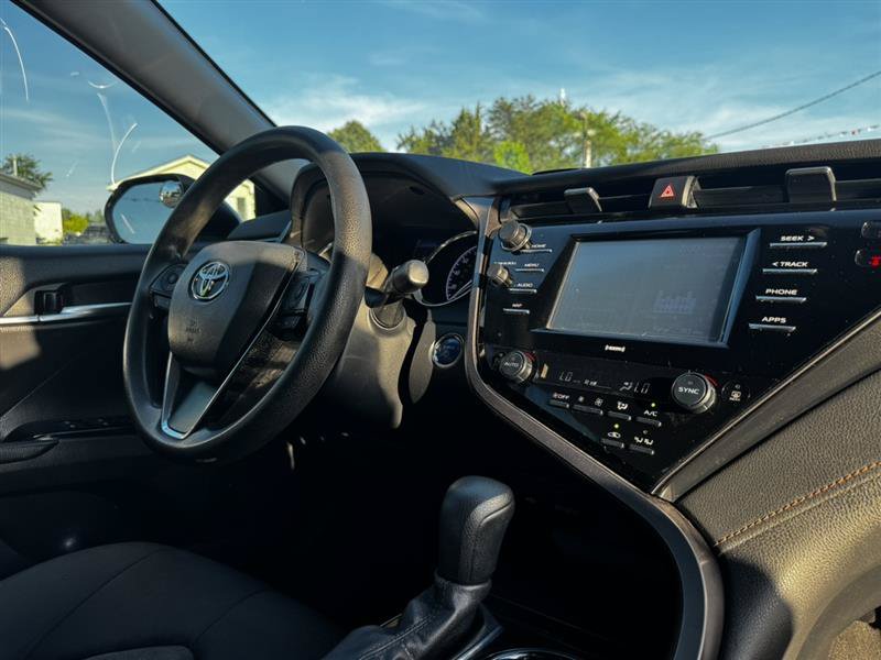 Used 2020 Toyota Camry LE FWD image 16