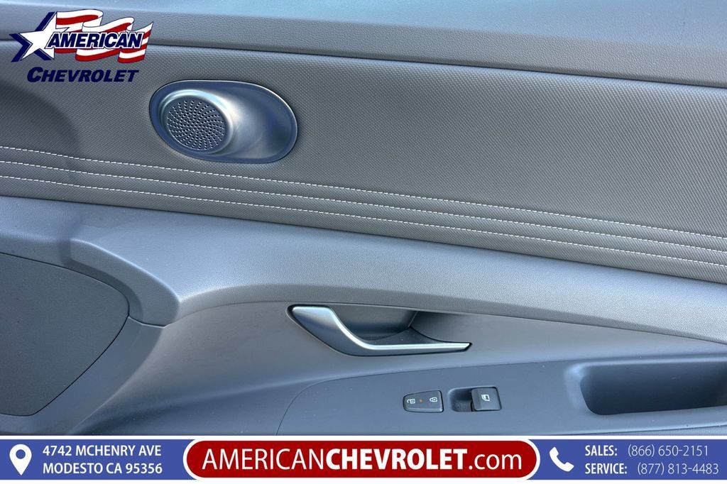Used 2025 Hyundai Elantra SEL FWD image 22
