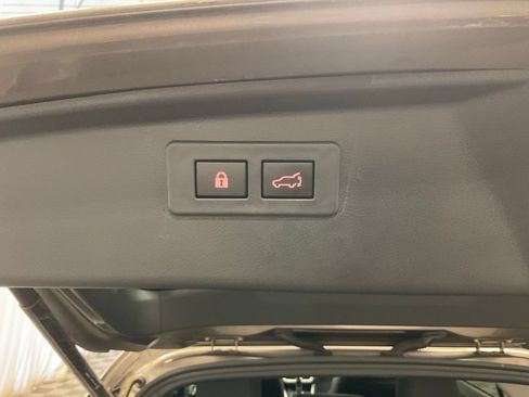 Used 2023 Subaru Outback Limited AWD/4WD image 28
