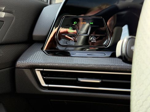 Used 2024 Volkswagen GTI SE w/ SE Leather Seats Package image 30