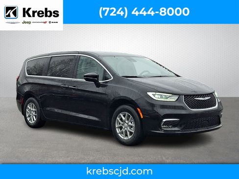 New 2026 Chrysler Pacifica Select image 1