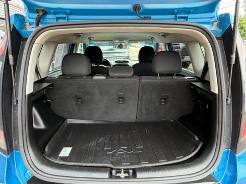Used 2016 Kia Soul + w/ Designer's Package FWD image 12