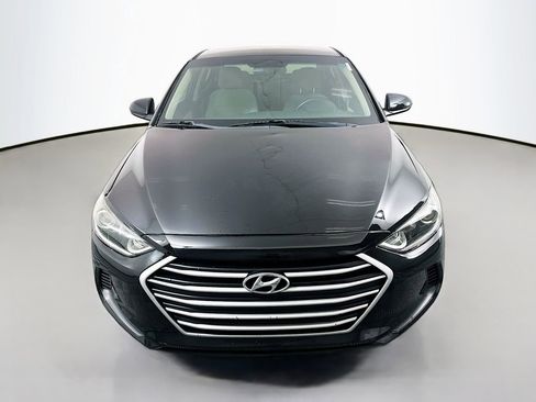 Used 2017 Hyundai Elantra SE image 2