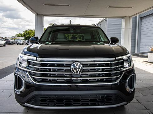 New 2026 Volkswagen Atlas SE FWD image 8