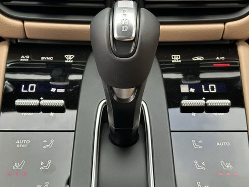 Certified 2026 Porsche Macan image 24