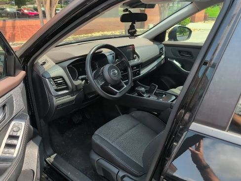 Used 2021 Nissan Rogue S FWD image 4