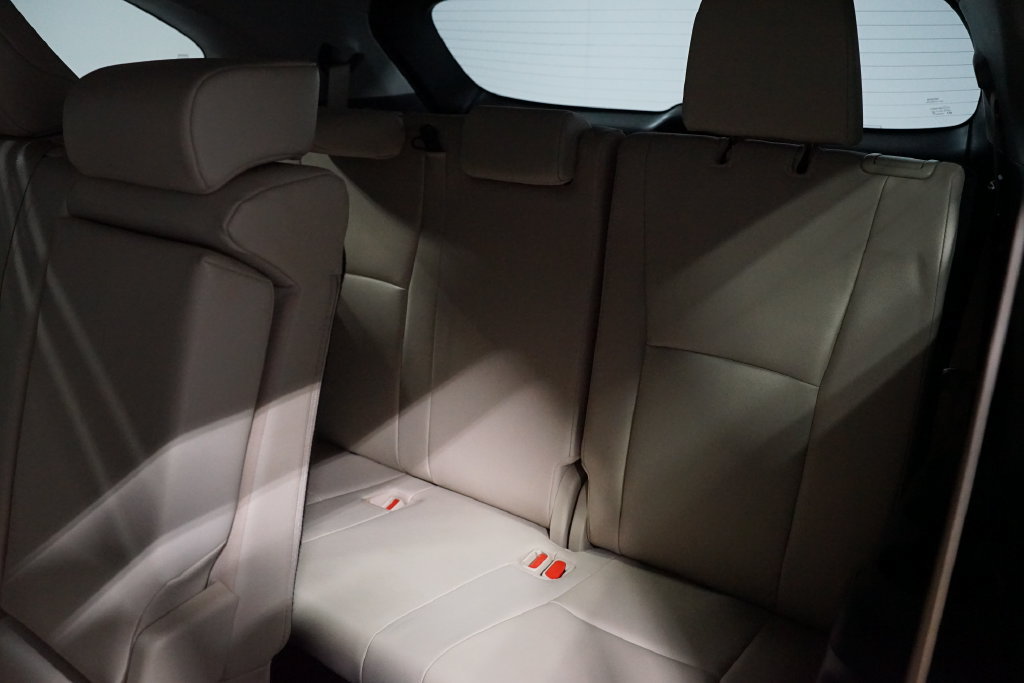 Used 2020 Toyota Highlander XLE FWD image 28