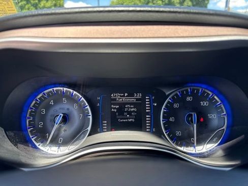 Used 2023 Chrysler Voyager LX FWD image 20