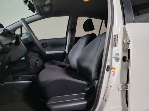 Used 2009 Toyota Yaris 4-Door Hatchback image 13