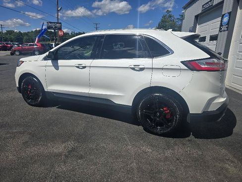 Used 2020 Ford Edge SEL w/ Convenience Package FWD image 4