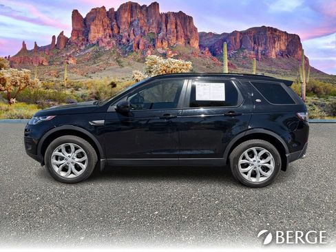 Used 2017 Land Rover Discovery Sport SE image 3