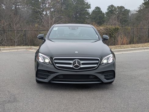Used 2019 Mercedes-Benz E 300 image 2